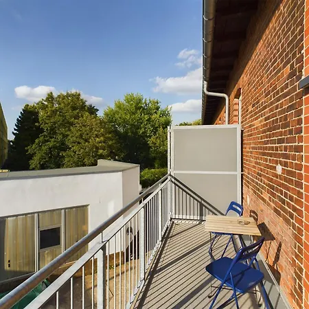 Großzügige Mit Balkon