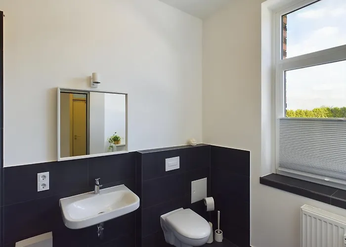 Daire Grosszuegige Mit Balkon We14 Magdeburg